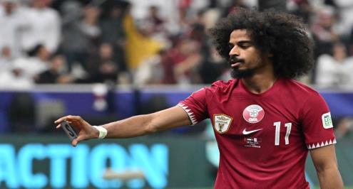 أكرم عفيف يفتتح أهداف نهائي أمم آسيا في شباك الأردن (فيديو)